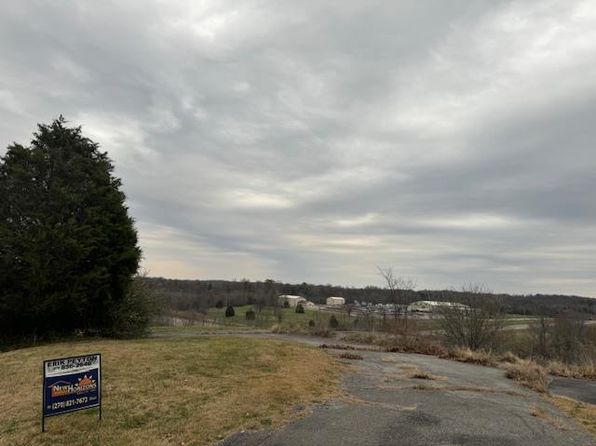 126 W Highland Park, Earlington, KY 42410