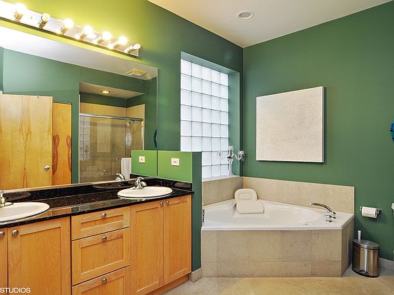 4th image of 2312 W North Ave APT 2E