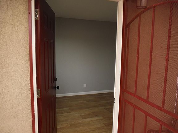 5th image of 3811 Clairemont Dr