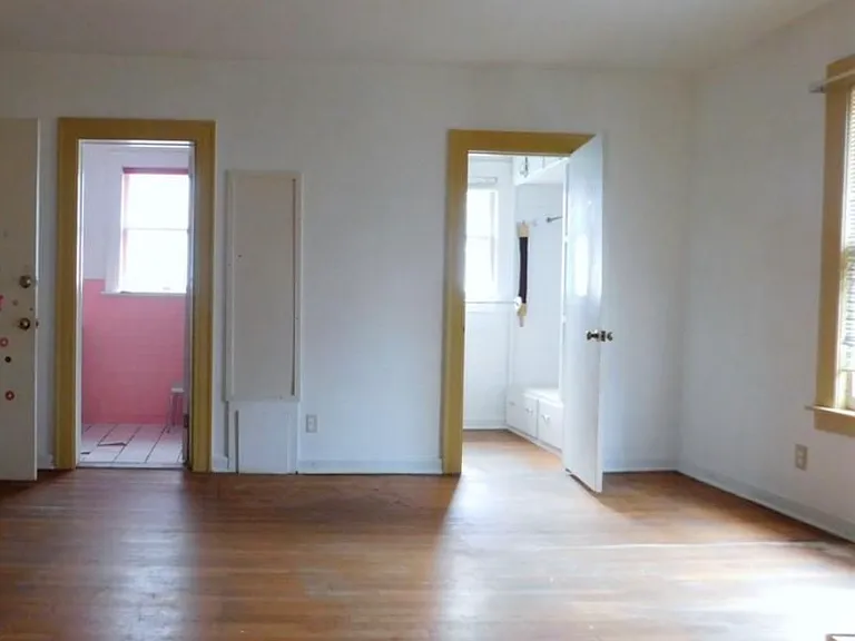 23 Bennett Ave — Photo 8