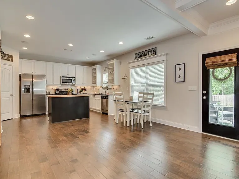 1554 Driftwood Ln — Photo 25