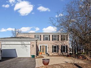 680 Lions Dr, Lake Zurich, IL 60047