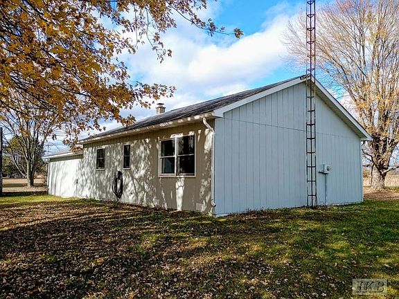 3rd image of 2450 School Rd