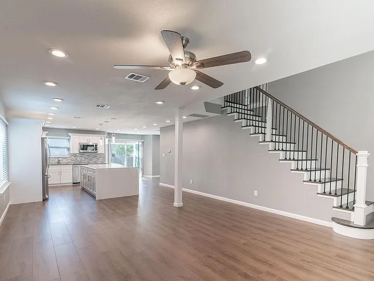 8319 Columbia Falls Dr — Photo 2