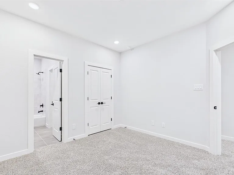 5032 Creekmont Dr — Photo 38