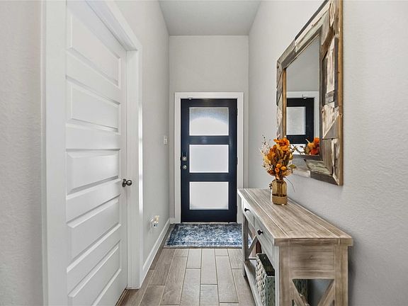 4th image of 615 Orchard Vale Rd