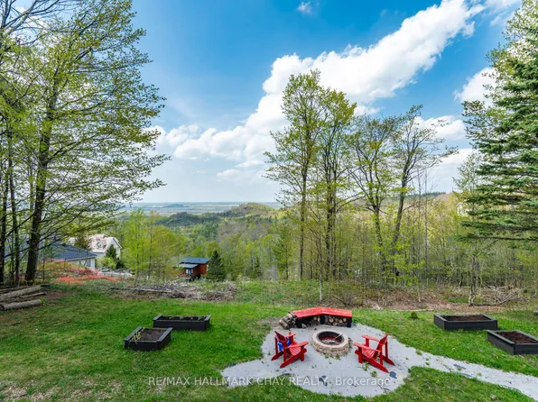 16 Highland Dr, Oro Medonte, ON L0L 2L0