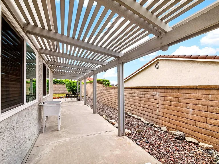 2540 Royale Pl — Photo 33