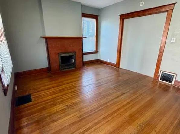 1124 E Isadore St, Saint Joseph, MO 64501