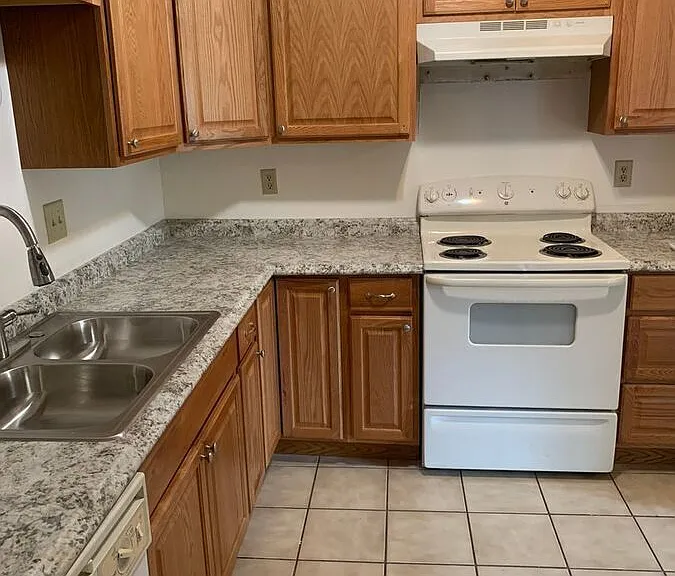 1430 Case Ave E #1 — Photo 16