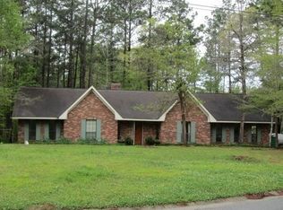 2 Dogwood Cir, Petal, MS 39465