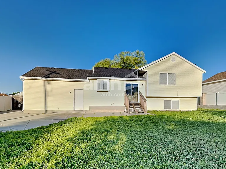 2964 S Fetzer Dr — Photo 23