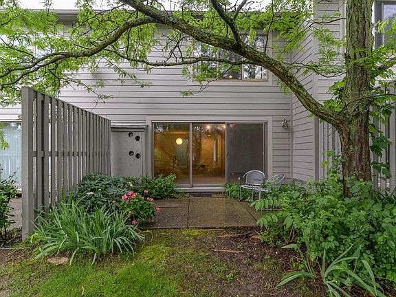 5th image of 772 Peninsula Ct