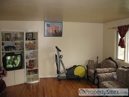 5th image of 89 Peterson St