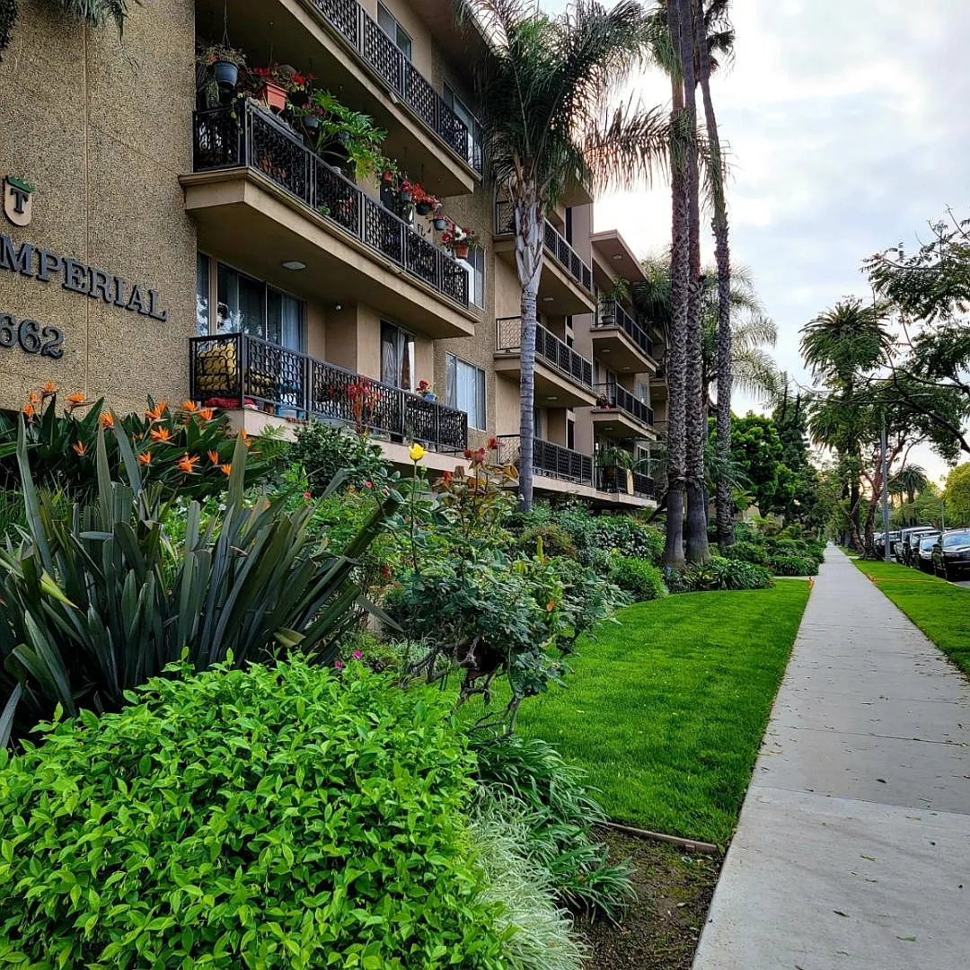 2 bed, 1706 sqft, $4,295 — Photo 2