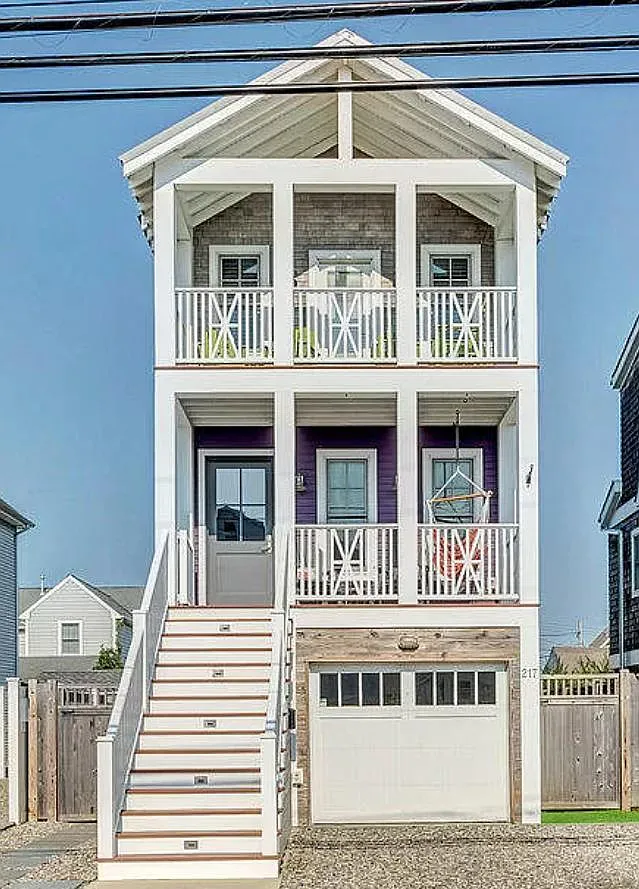 3 bed, 2.5 bath, 1600 sqft, $3,475 — Photo 1