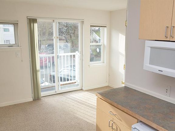 3rd image of 4733 21st Ave NE APT 204