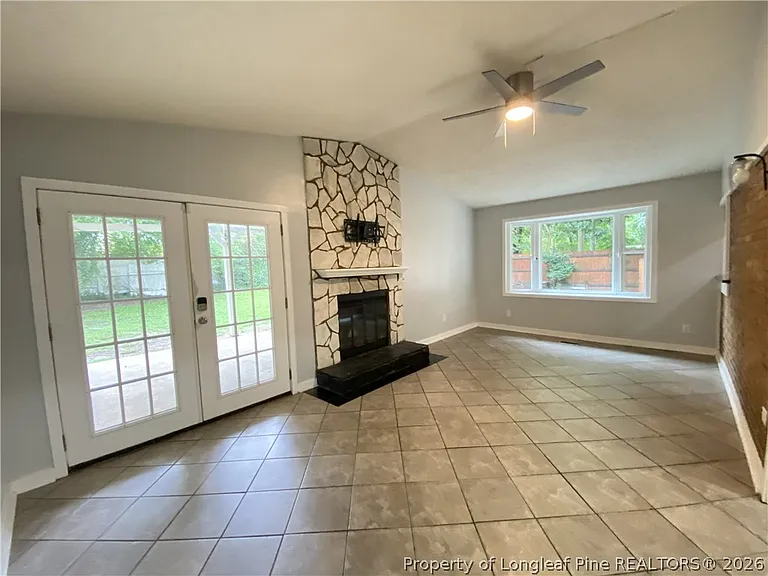 290 Lemont Dr — Photo 8