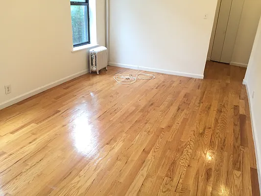 Rented by Zuz Realty | media 21