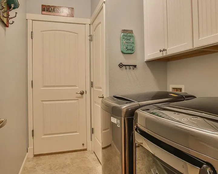 1404 Portside Ct — Photo 29