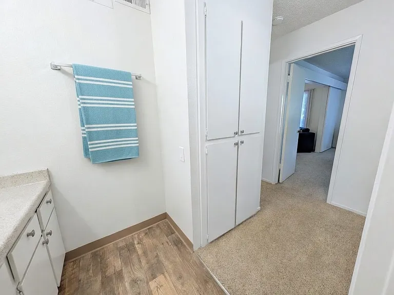 Oxford Parkside Apartments — Photo 26