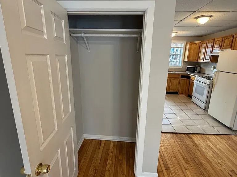 2059 Mercy St — Photo 7