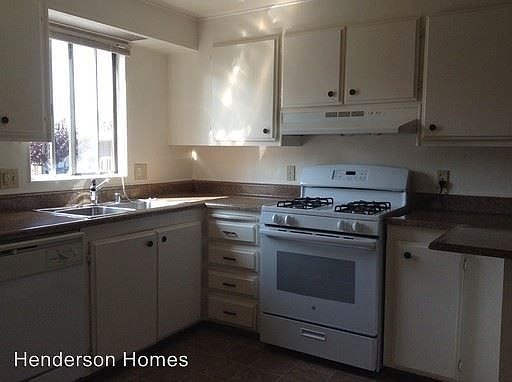 2nd image of 954 Henderson Ave Spc 81