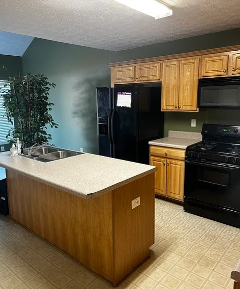 9592 Lakeview Cir — Photo 5