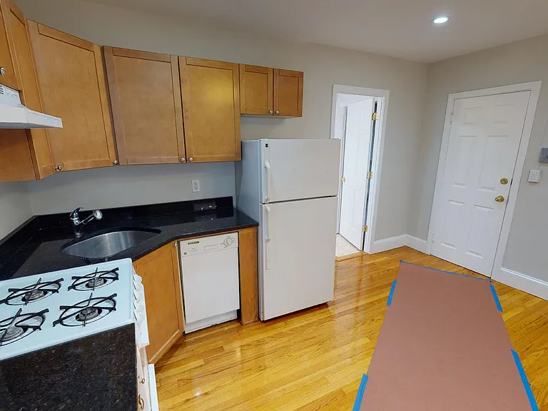 220 Hanover St #23 — Photo 15