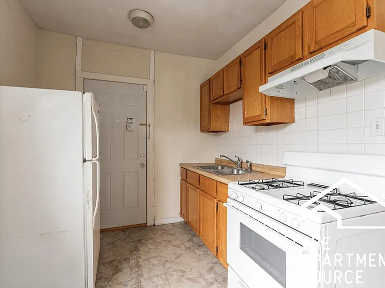 2816 N Troy St #3F — Photo 2