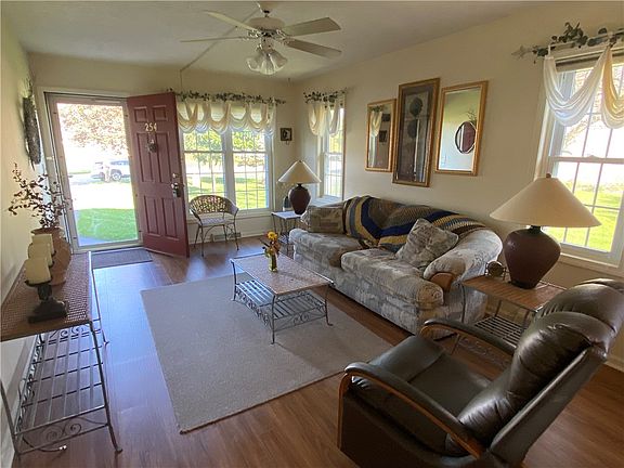 3rd image of 254 Briarwood Ln
