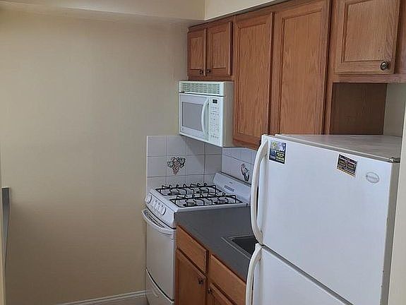 Kitchen 104 Roxborough 2nd F