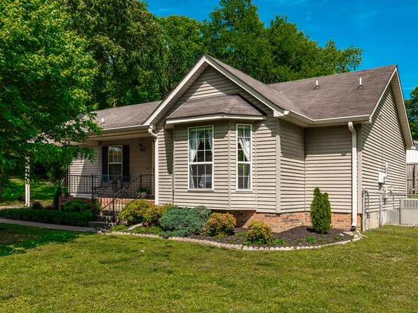1251 Hillwood Ct, Gallatin, TN 37066