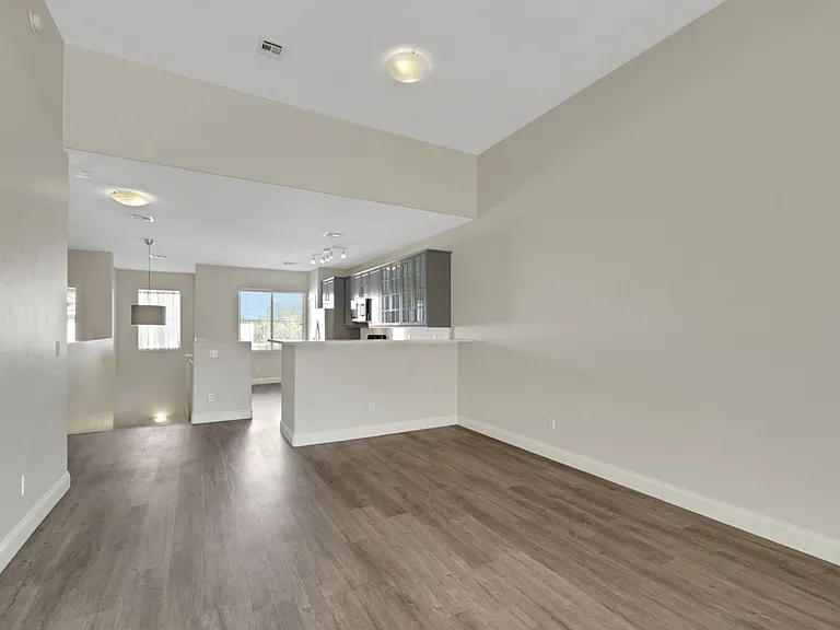 721 Peachy Canyon Cir #203 — Photo 9