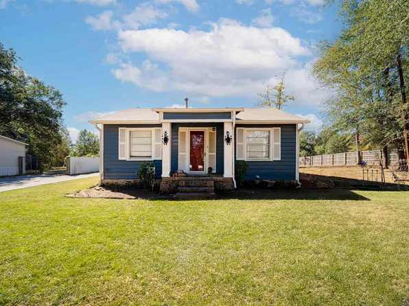 421 N Central St, Hallsville, TX 75650