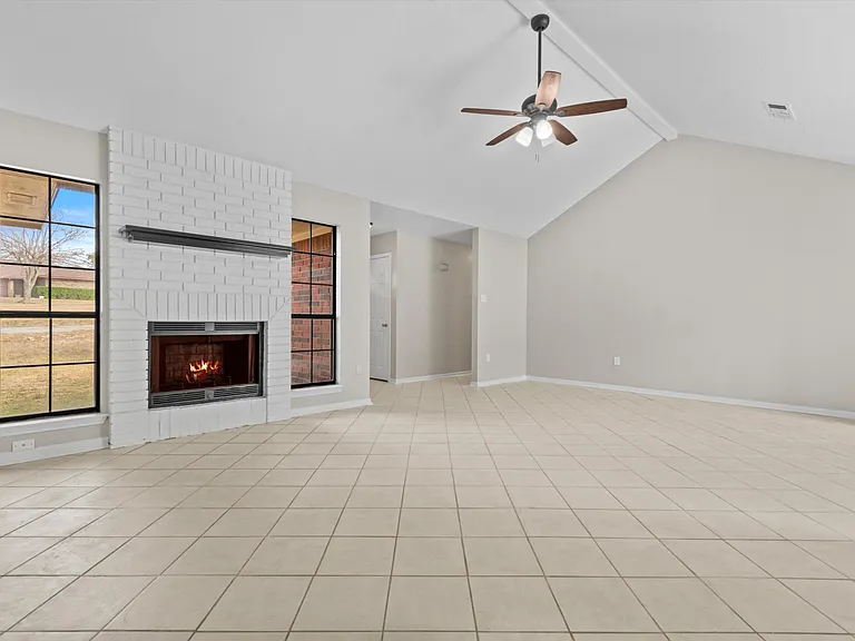 180 County Road 4933 — Photo 5