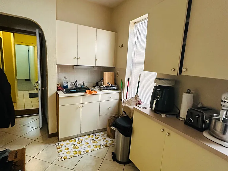 47 N Margin St #2R — Photo 4