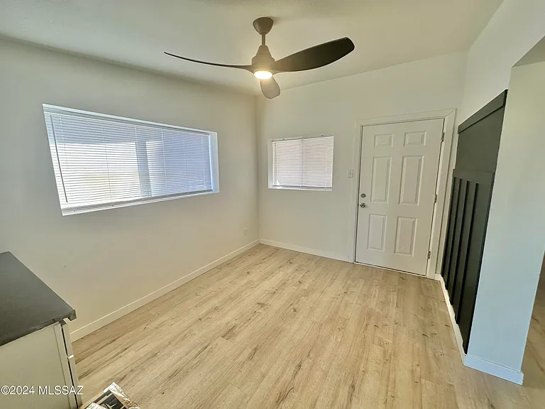 227 S Avenue B — Photo 22
