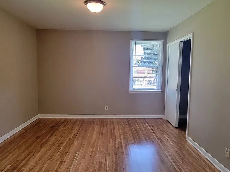 6408 Robinhood Ln NW — Photo 23