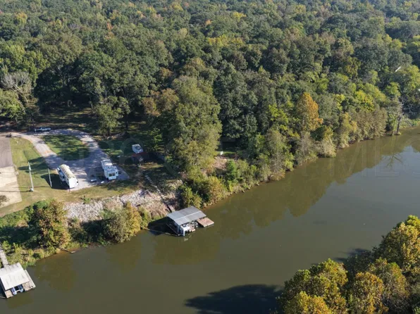 776 Moores Creek Rd, Columbus, MS 39701
