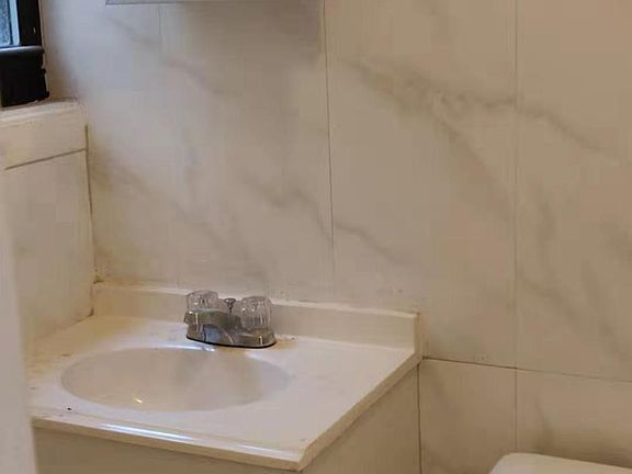 3rd image of 1485 Bryant Ave #2
