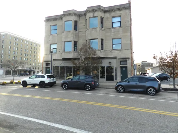 136 Territorial Rd #5, Benton Harbor, MI 49022