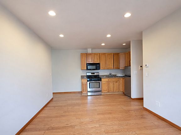 2nd image of 2516 18th St APT 9