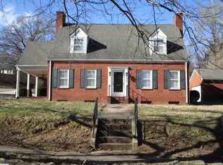 947 Woodrow Ave, Waynesboro, VA 22980