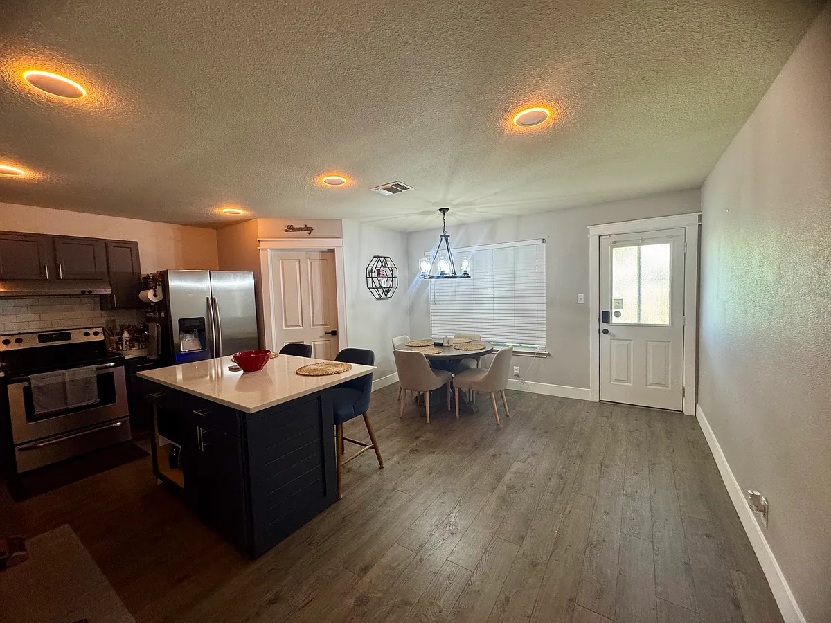 Kitchen/Dinning - 1006 Magnolia Hl