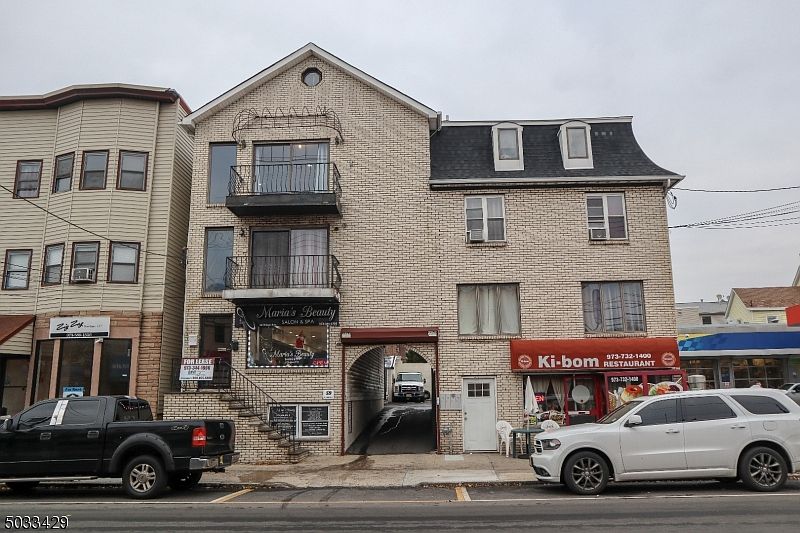1st image of 61 Wilson Ave Floor 1
