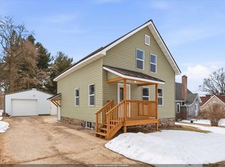 115 W 4th St, Manawa, WI 54949