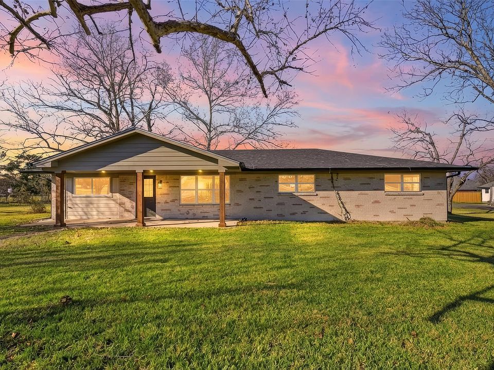 1st image of 301 W Tinsley Dr
