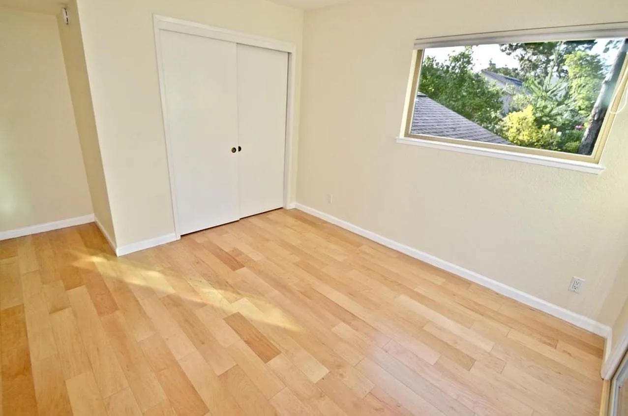 3 bed, 2.5 bath, 1558 sqft, $3,800 — Photo 2