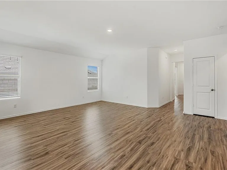 3204 Kenner Dr — Photo 5